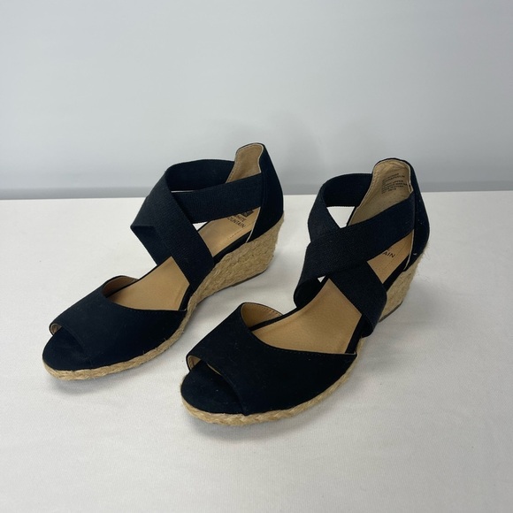 White Mountain Black Wedge Sandals (SB6) - Picture 1 of 5